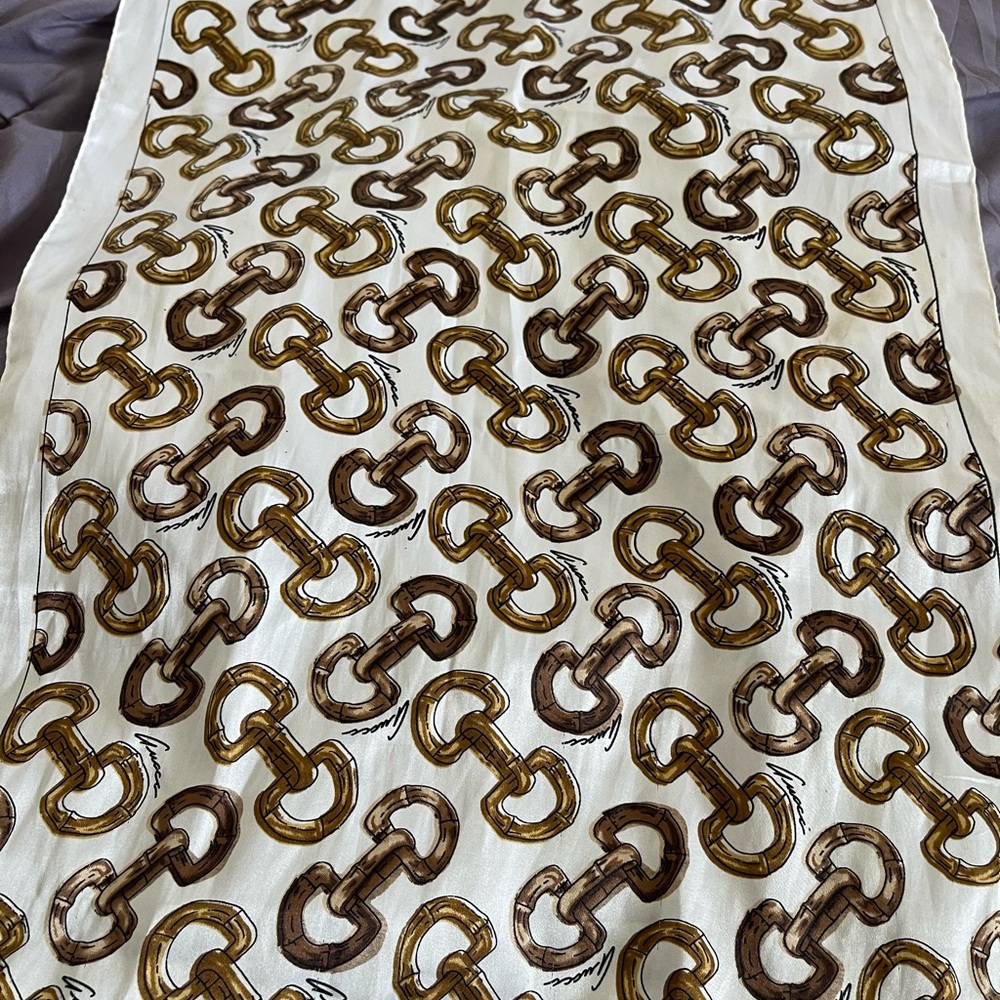 Gucci Silk Scarf with Chain Design in White and Brown